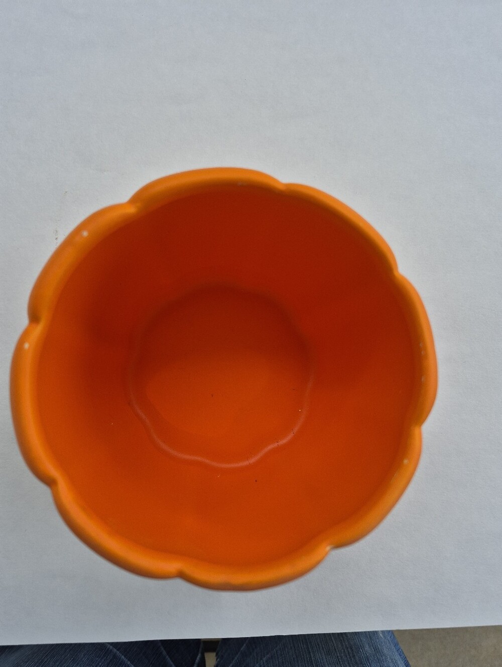 Vase. Flower vase. Orange Flowers not included. - Picture 4 of 6